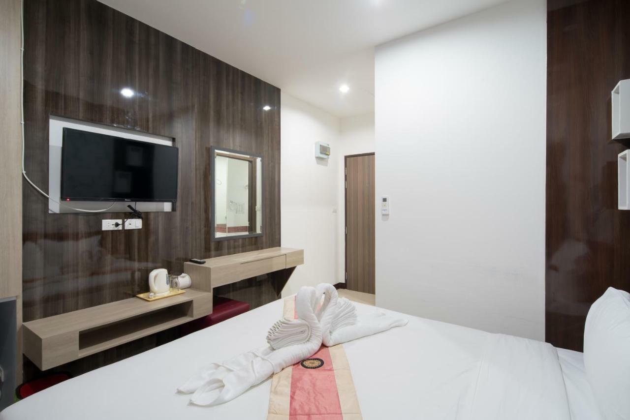 Baan Thai Beach Side Residence Patong Exterior photo